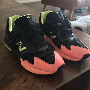 New Balance 997S
Kawhi Leonard Sunrise Size 10 Mens